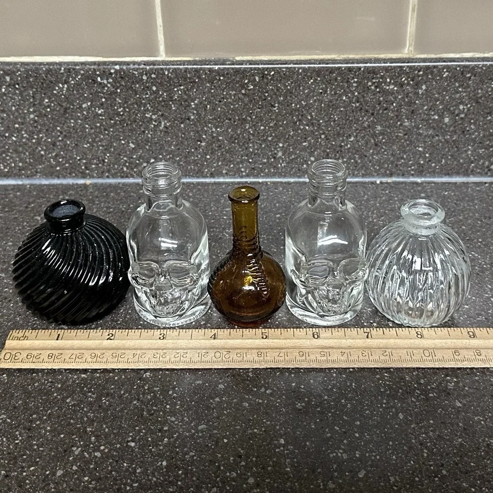 Mini Apothecary Bottle Set – Skull Vodka, Amber Glass, Ribbed & Swirl Bud Vases‎